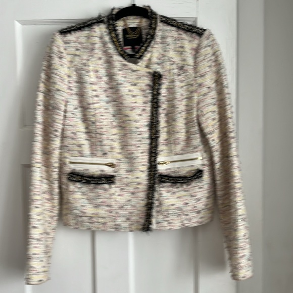 Blazer - Picture 2 of 6